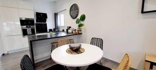 Black&White Home-by So'SerenityHome-Balcon-Parking - Cluses - 5