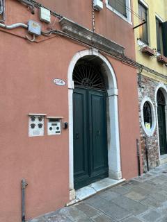 Ca Penini - canal view - Venice - 9