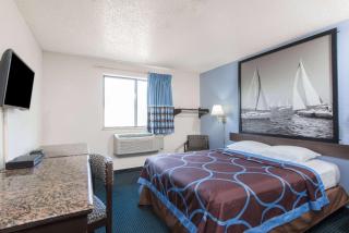 Super 8 by Wyndham New Castle - New Castle - 1