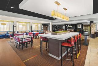Super 8 by Wyndham Dallas Love Field Airport - Dallas - 8