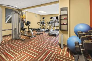Super 8 by Wyndham Dallas Love Field Airport - 1