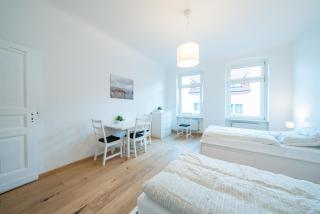 Apt Volt - Modern, neu, komplett ausgestattet, 4 Einzelbetten, zentral mit Waschmaschine Spülmaschine TV Herd Backofen Mikrowelle - 9
