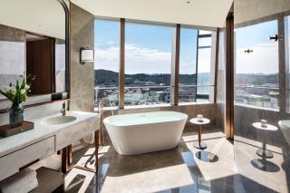 Four Seasons Hotel Dalian - 3