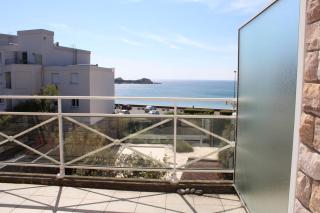 521 - Bel appartement avec balcon vue mer à Erquy en bordure de la plage du centre et à 300m des commerces - 1