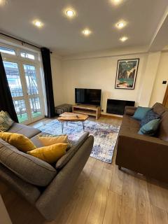 Spacious 3 bedroom apartment close to marina, 2 parking spaces, kingsize or single beds - Southampton - 8