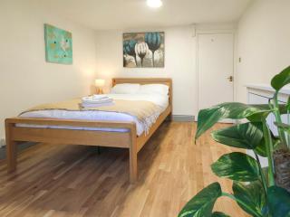 Base78, Your Place in BristoI, Close to Station, Harbourside & City - Bristol - 9