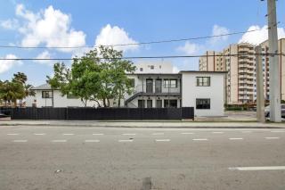 Studio Right off Las Olas - Steps to FTL Beach 1B - Fort Lauderdale - 1