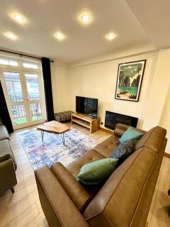 Spacious 3 bedroom apartment close to marina, 2 parking spaces, kingsize or single beds - Southampton - 9