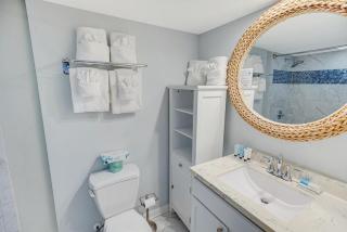 Gorgeous Oceanfront 2 Bedroom Villa - 2