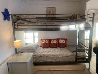 Owls Nest Log Cabin - Morpeth - 1