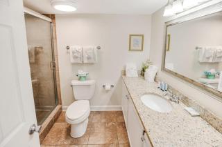 Beaches and Dreams 6th Flr Oceanfront Room - 5