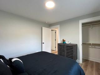 Urban Oasis w/ King Bed – 3 BR Near Duke & DT - Durham - 7