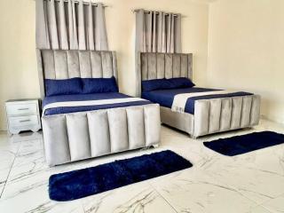 Villa Familiar con Piscina cerca Av Ecológica - La Ureña - 1