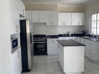 Villa Familiar con Piscina cerca Av Ecológica - La Ureña - 8