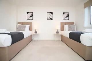 4 BR | Free Parking | Garden - Magor - 0