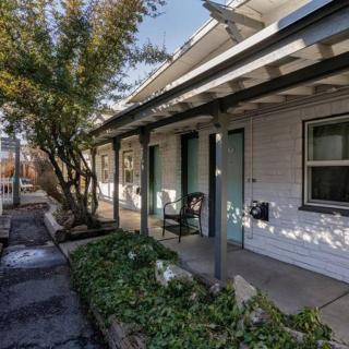 Charming retro property! - Sparks - 3