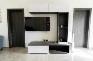 Luxurious Beach Apartment - 5