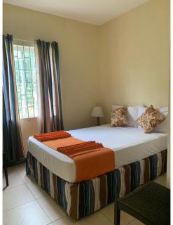 2-bedroom Apt in an Ocean Front Resort in Jamaica - Enjoy 7 miles of White Sand Beach! apts - Negril - 5