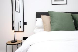 2 BR with Free Parking - 9