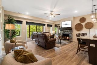 Lakeshore Getaway - Branson - 2