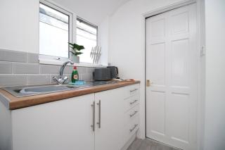 Bristol Street (2BR FREE parking)| Cohost Partners - 2