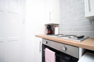 Bristol Street (2BR FREE parking)| Cohost Partners - Newport - 3