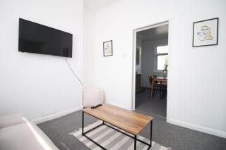 Bristol Street (2BR FREE parking)| Cohost Partners - Newport - 7