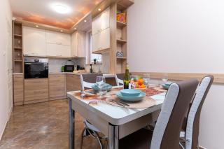 Comfortable 2BR Urban Getaway in City Center - Plowdiw - 5