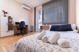 Comfortable 2BR Urban Getaway in City Center - Plowdiw - 8