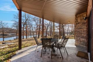 Reeled Inn Lodge Lakefront - Branson - 4
