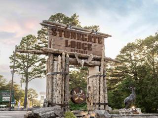 Stonegate Lodge W Pool & Outdoor Firepits Room #201 - Eureka Springs - 6