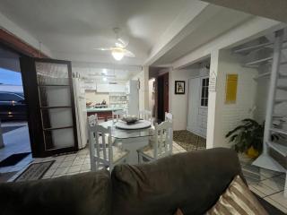 Sobrado aconchegante na Enseada - 1