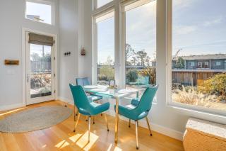 Little House By the Sea Steps to Surfers Beach! - 6