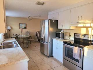 Apartment in Privet House Walk Distance To Beach - 5