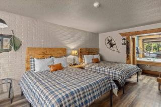 Stonegate Lodge Sleeps 4 Fast WiFi Firepits TV Salt Water Pool Room #204 - Eureka Springs - 6