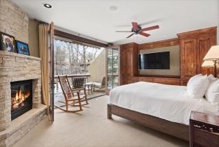 315 Park Avenue, Luxury Townhouse with River Views in Aspen - 1