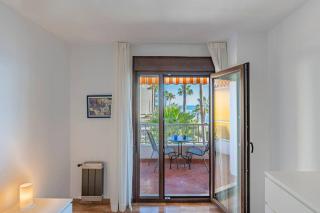 Oceanfront Retreat: Your Serene Oasis by the Sea! - Marbella - 5
