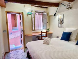 Charmants 2 pièces, vielle ville, clim - 5