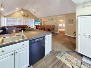 The Lakeside Lookout on Gingles Point - 2