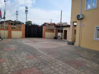 B&Y ROYAL BAR & LOUNGE ADIGBE ROAD ABEOKUTA NEAR ADIGBE POLICE STATION AFTER PANSEKE - Abeokuta - 2
