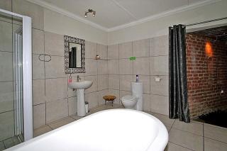 84 on Fourth Guest House - Johannesburg - 4