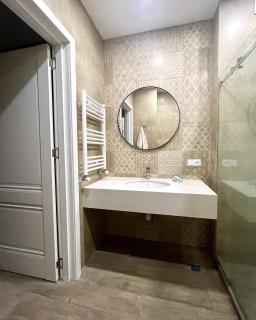 Central Old Batumi / Europe Square apartment / with balcony - Batoemi - 2