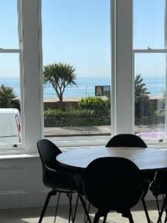 3 Bedroom, 3 bathroom large flat with sea views! - Hastings - 9