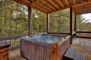 Hunter's Treehouse w 5 Star BR Mtn View & Hot Tub - Epworth - 8