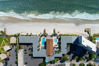 Waves and Breezes 1st Floor Resort View King Room - 2