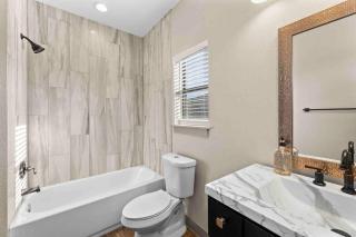 Entertainment Dream House - Kyle - 2