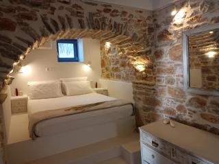 1875 panoramic stone house - 8