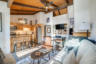 Chic Greek Peak Ski Resort Townhome with Balconies! - Cortland - 7