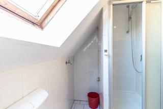 Wohnung mit 3 Bädern & 2 Küchen - 2