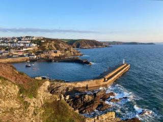 About Time Meva - stylish two-bedroom, dog-friendly home-from-home with parking and garden - Mevagissey - 4